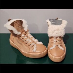 ECCO Women's Street Tray Fleece-lined Leather Ankle Bootie